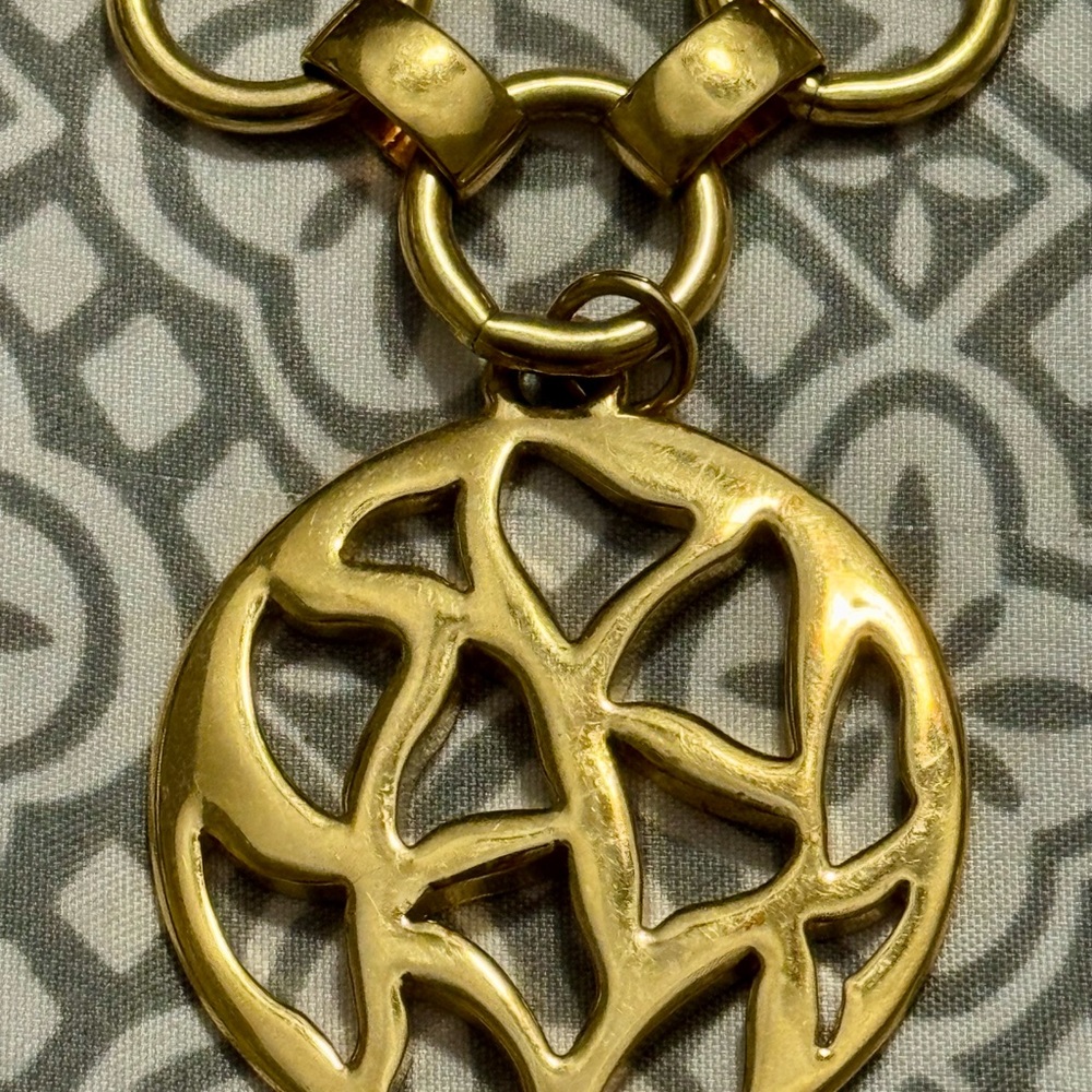 Vintage Signed Monet Gold Toned Pendant Bracelet